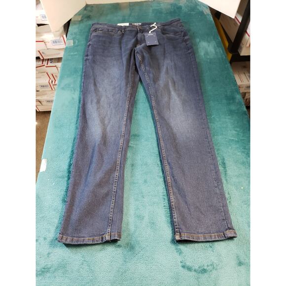 Izod Jeans Size 38x32 Mens Blue Denim Pants Stretch Soft Slim Straight NWT - Picture 1 of 16